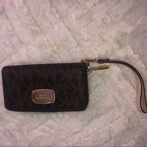 Michael Kors wristlet
